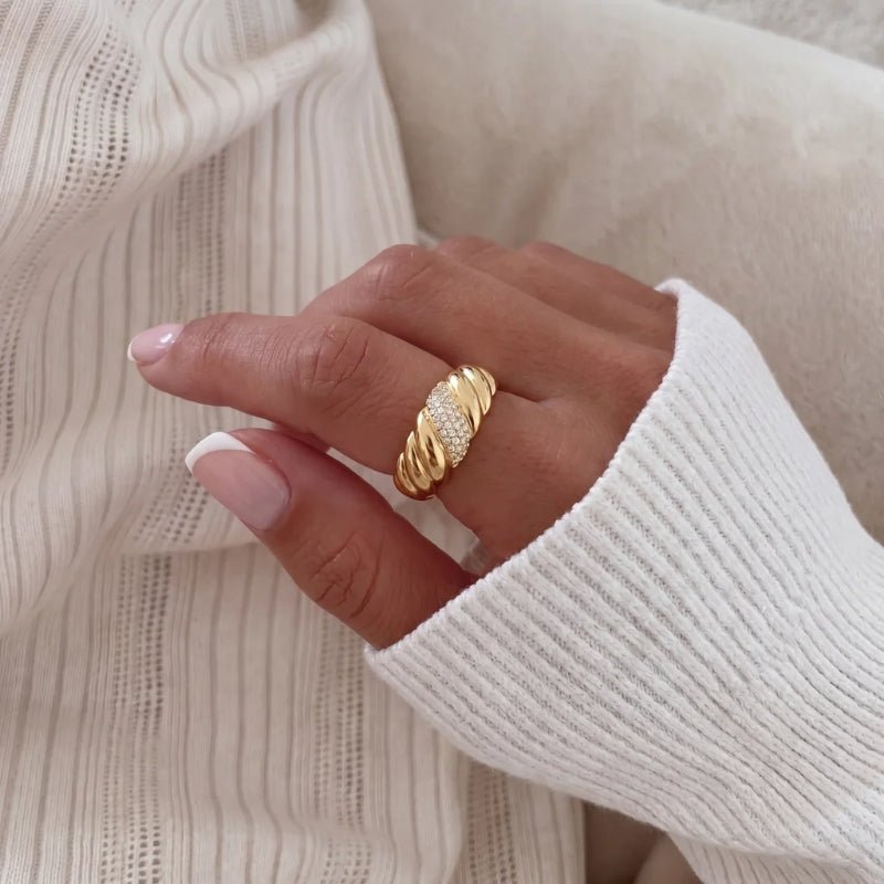 Croissant Ring - Serpentina Pavé | Monrich