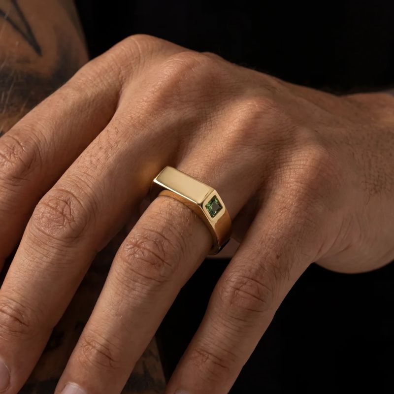 Seiten Smaragd Ring