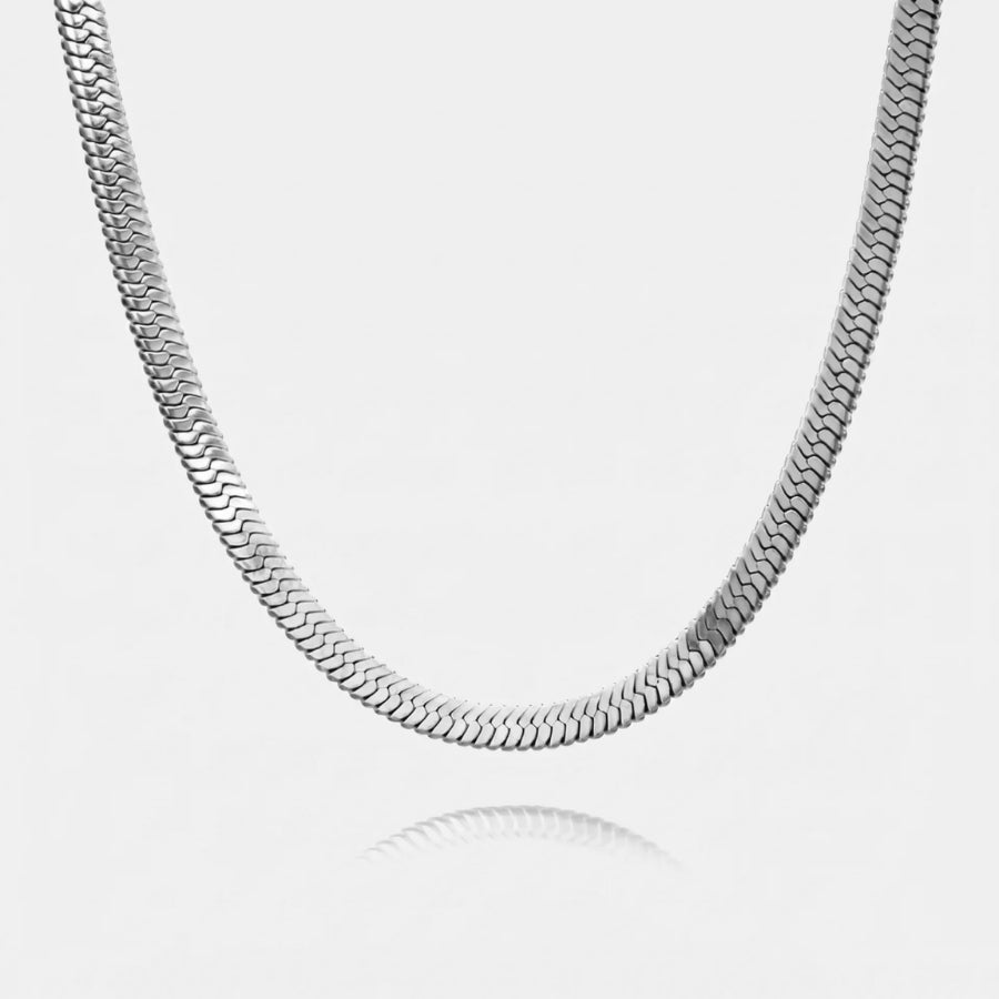 The Herringbone Chain close-up view