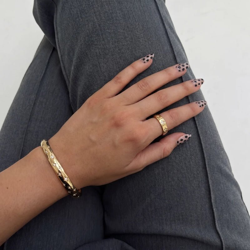 Clover Ring - Pavé CZ Gold Band | Monrich
